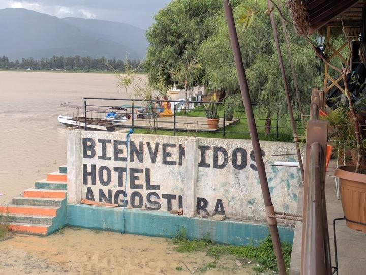 Laguna La Angostura.