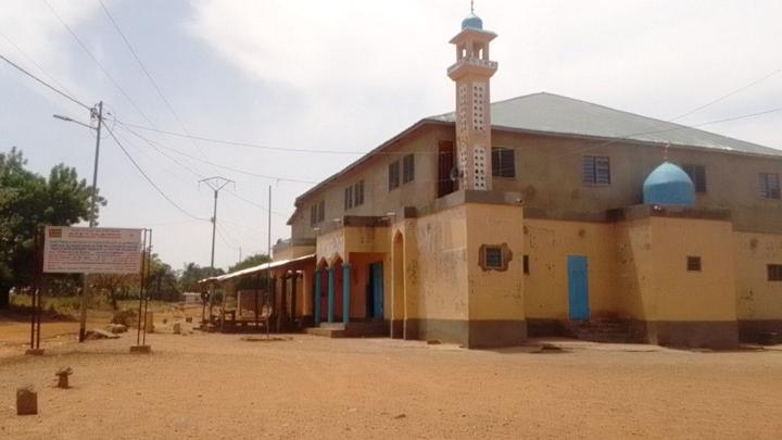 The mosque in Bassar. Its upper floor is now the school.